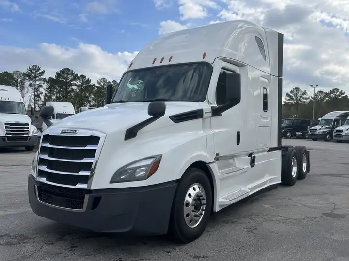 2020 Freightliner truck